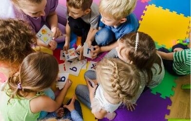 Garde d’enfants à Mondorf-les-Bains : comment La Jungle des Minots intègre l’aspect plurilingue pour un développement linguistique